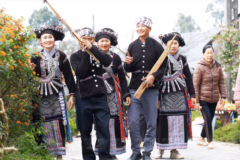 Los pobladores de la etnia Lao del distrito de Tam Duong, de la provincia de Lai Chau, se visten con su atuendo tradicional único. (Foto: Revista Vietnam)