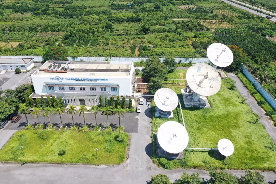 La estación de control y operación de satélites Vinasat - Que Duong es la principal estación de control, construida a gran escala en la comuna de Cat Que, distrito de Hoai Duc, Hanoi. (Fuente:VNA)