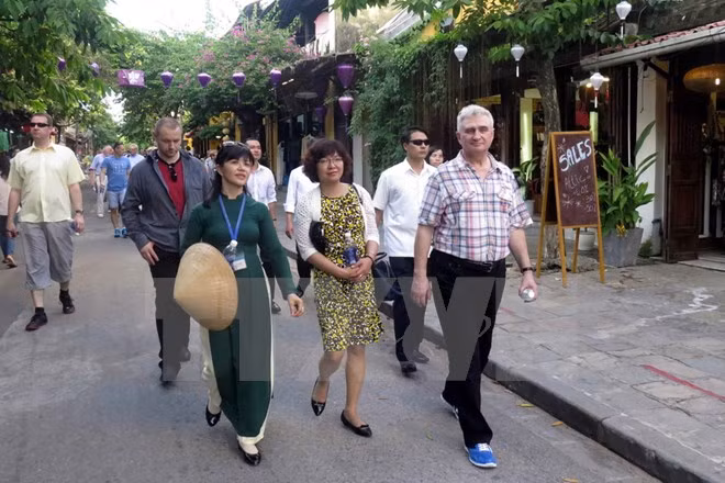 Recorrido de presidente de Senado checo por provincia vietnamita