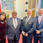 El presidente interino de la Asociación de Amistad Nueva Zelanda-Vietnam, Anand Satyanand (segundo desde la izquierda), con miembros de la asociación. Foto: VNA