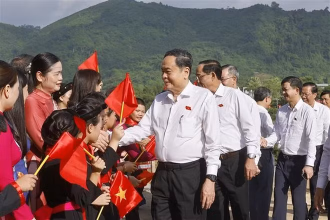 vna-potal-chu-tich-quoc-hoi-du-le-khanh-thanh-nha-tuong-niem-chu-tich-ton-duc-thang-8214438.jpg