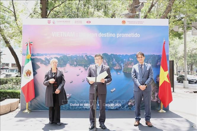 El embajador de Vietnam en México, Nguyen Van Hai, habla en el evento. (Fuente: VNA) aztec-30082025-01.jpg