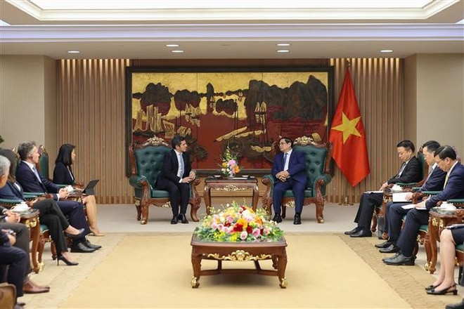 Panorama de la reunión. (Fuente: VNA) vna-potal-thu-tuong-tiep-to-chuc-ftse-russell-8154958.jpg