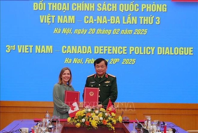 vna-potal-doi-thoai-chinh-sach-quoc-phong-viet-nam-canada-lan-thu-3-stand-1.jpg