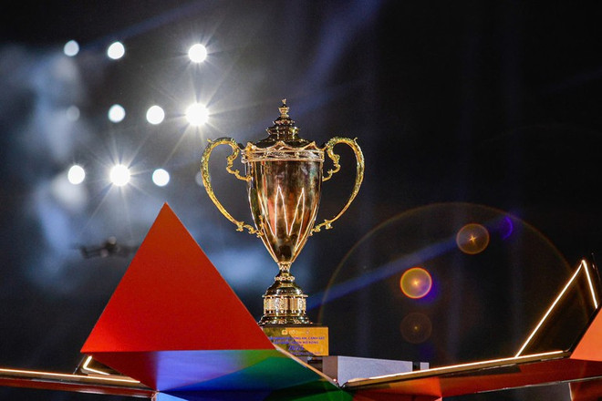 El trofeo del campeonato del torneo. (Fuente: https://nhandan.vn/) z6788331156517-9281fb321f6833e2e2570656e8ac1156.jpg