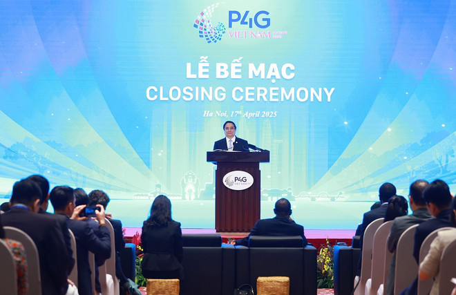 El primer ministro vietnamita, Pham Minh Chinh, habla en el evento. (Fuente: VNA) vna-potal-be-mac-hoi-nghi-thuong-dinh-dien-dan-doi-tac-vi-tang-truong-xanh-va-muc-tieu-toan-cau-lan-thu-tu-7978337.jpg