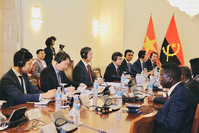 Panorama de la 7ª reunión del Comité Intergubernamental Vietnam – Angola. (Fuente: https://baochinhphu.vn/) 1nks-1711686549258406490399-1711686734837-17116867355101811044072.jpg