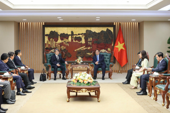 Panorama de la reunión. (Fuente: VNA) vna-potal-thu-tuong-tiep-ong-tadashi-maeda-chu-tich-ngan-hang-hop-tac-quoc-te-nhat-ban-8120624.jpg