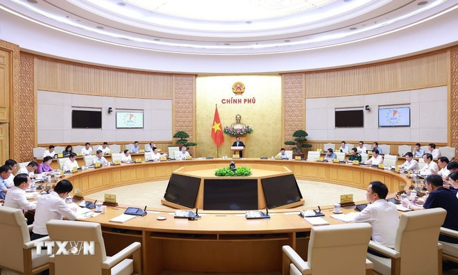 Panorama de la reunión. (Fuente: VNA) thu-tuong-pham-minh-chinh-chu-tri-phien-hop-chinh-phu-thuong-ky-thang-4-nam-2025-8014712-4.jpg