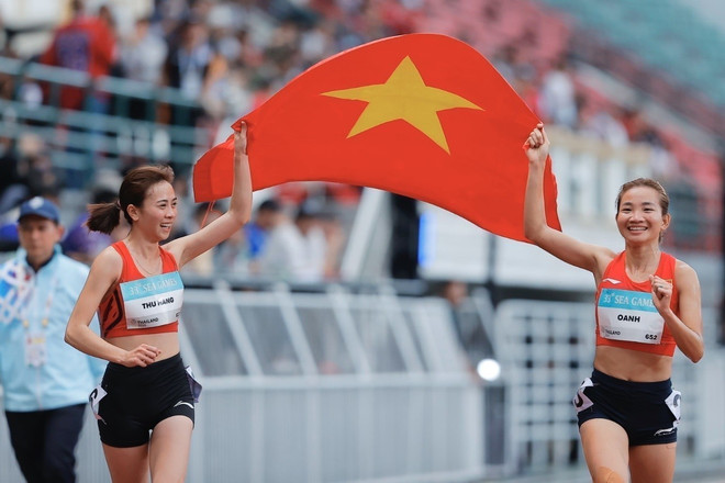 vna-potal-sea-games-33-nguyen-thi-oanh-gianh-hcv-noi-dung-3000m-vuot-chuong-ngai-vat-nu-8475274.jpg