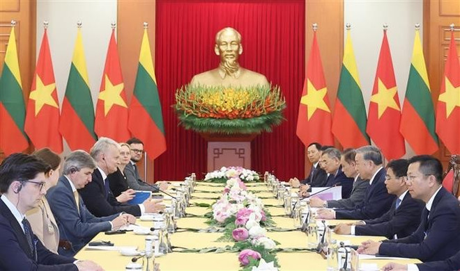 Panorama de la reunión. (Fuente: VNA) vna-potal-tong-bi-thu-to-lam-hoi-kien-tong-thong-cong-hoa-litva-gitanas-nauseda-8087420.jpg