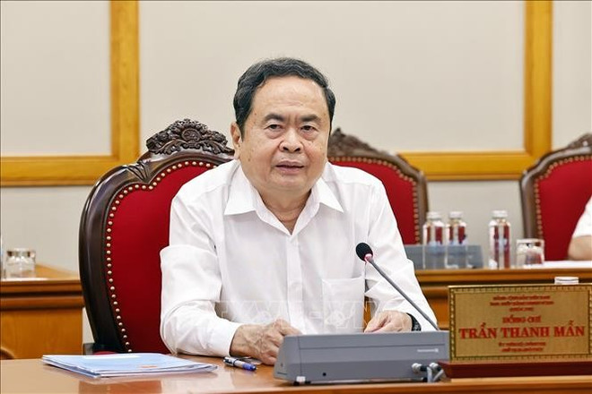 El presidente de la Asamblea Nacional de Vietnam, Tran Thanh Man, en un encuentro de trabajo con las autoridades del Comité Partidista de Lai Chau. (Fuente: VNA) tran-thanh-man-2.jpg