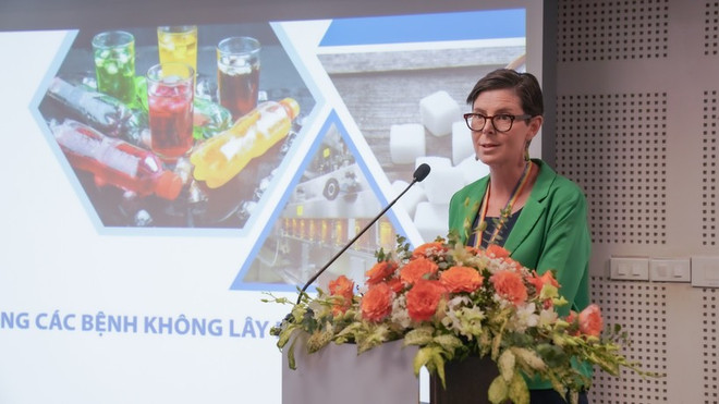 Vietnam se une al grupo de cerca de 110 países del mundo que usan mecanismos fiscales para subir los precios de productos dañinos para la salud, significó la representante en jefe de la Organización Mundial de la Salud en el país indochino, Angela Pratt. (Fuente: Vietnamplus) who.jpg