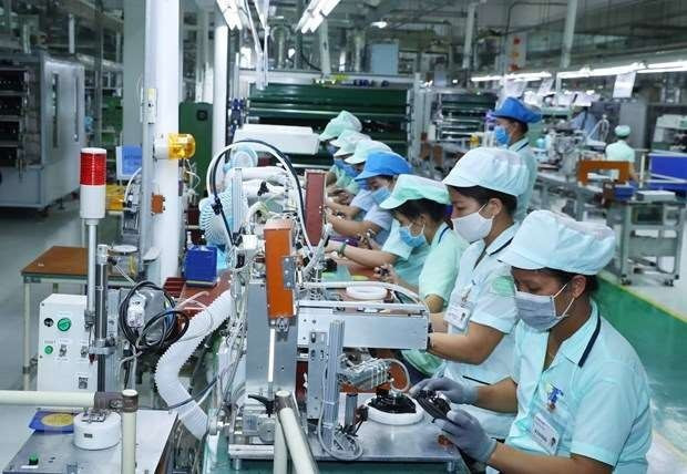 La industria de procesamiento y manufactura por sí sola creció un 10,3%, el mayor incremento en comparación con el mismo período del ciclo 2020-2024. (Fuente: Vietnamplus) fdi-1.jpg