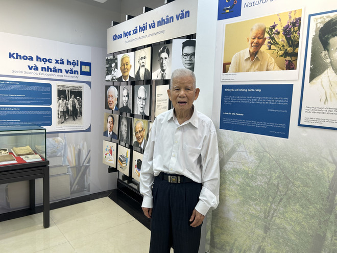 El héroe de la Biodiversidad de la Asociación de Naciones del Sudeste Asiático (ASEAN) y presidente del Consejo de Árboles del Patrimonio de Vietnam, Dang Huy Huynh. (Fuente: VNA) giao-su-tien-si-khoa-hoc-anh-hung-da-dang-sinh-hoc-asean-chu-tich-hoi-dong-cay-di-san-viet-nam-dang-huy-huynh-ttxvn.jpg