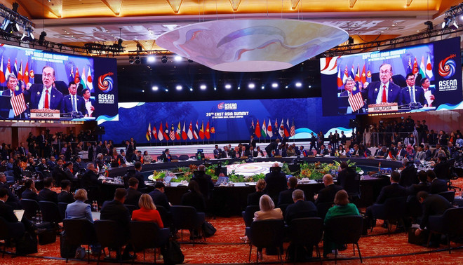Panorama del evento. (Fuente: VNA) vna-potal-thu-tuong-du-hoi-nghi-cap-cao-dong-a-lan-thu-20-8367110.jpg