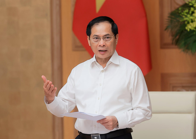 El viceprimer ministro y canciller de Vietnam, Bui Thanh Son, habla en el evento. (Fuente: VNA) pho-thu-tuong-bo-truong-bo-ngoai-giao-bui-thanh-son-chu-tich-uy-ban-quoc-gia-apec-2027-phat-bieu-ttxvn.jpg