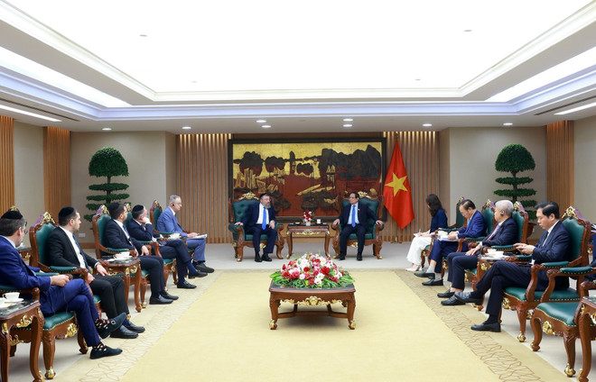 El panorama de la reunión. (Fuente: VNA) vna-potal-thu-tuong-pham-minh-chinh-tiep-bo-truong-lao-dong-israel-8044973.jpg