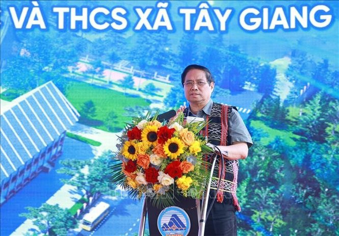 El primer ministro vietnamita, Pham Minh Chinh, habla en el evento. (Fuente: VNA) thu-tuong-phat-bieu.jpg