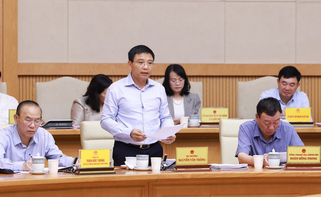 El ministro de Finanzas, Nguyen Van Thang, habla en el evento. (Fuente: VNA) vna-potal-thu-tuong-chu-tri-phien-hop-chinh-phu-thuong-ky-thang-8-nam-2025-8259603-1.jpg