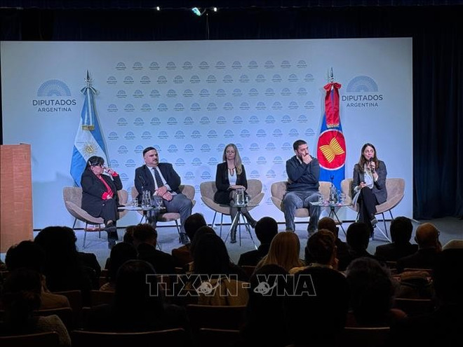 Delegados en el evento. (Fuente: VNA) argentina-1306025-05.jpg
