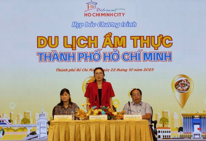 Bui Thi Ngoc Hieu, Departamento del Turismo de Ciudad Ho Chi Minh, habla en la rueda de prensa. (Fuente: VNA) amthuc.jpg