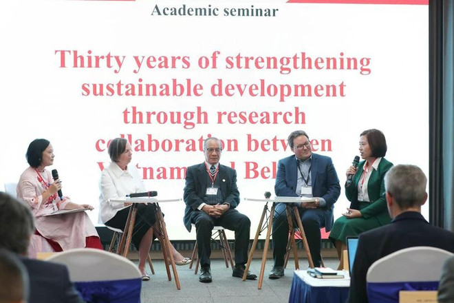 Vietnam y Bélgica promovieron su cooperación en actividades de investigación y formación a través de un seminario de intercambio académico. (Fuente: Vietnamplus) bi-4.jpg