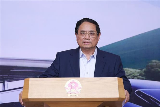 El primer ministro Pham Minh Chinh habla en el evento. (Fuente: VNA) vna-potal-thu-tuong-chu-tri-phien-hop-thu-ba-cua-bcd-cac-cong-trinh-trong-diem-du-an-quan-trong-quoc-gia-linh-vuc-duong-sat-8138561.jpg