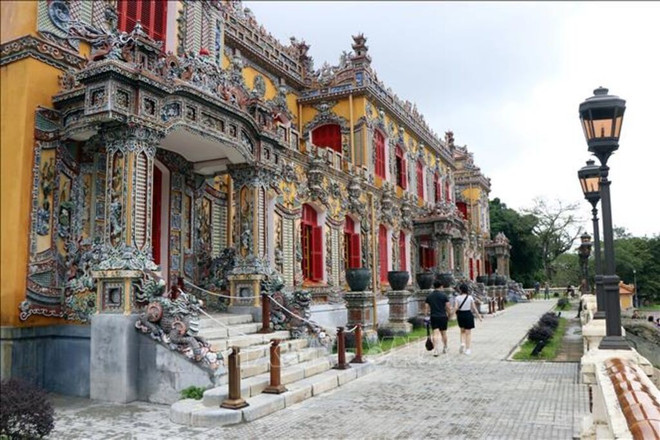 El Palacio Kien Trung es un destino atractivo para los turistas que exploran el Palacio Imperial de Hue. (Foto: VNA) hue-2.jpg