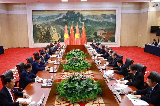 Panorama de la reunión. (Fuente: VNA) vna-potal-thu-tuong-pham-minh-chinh-hoi-dam-voi-thu-tuong-trung-quoc-ly-cuong-8110507.jpg