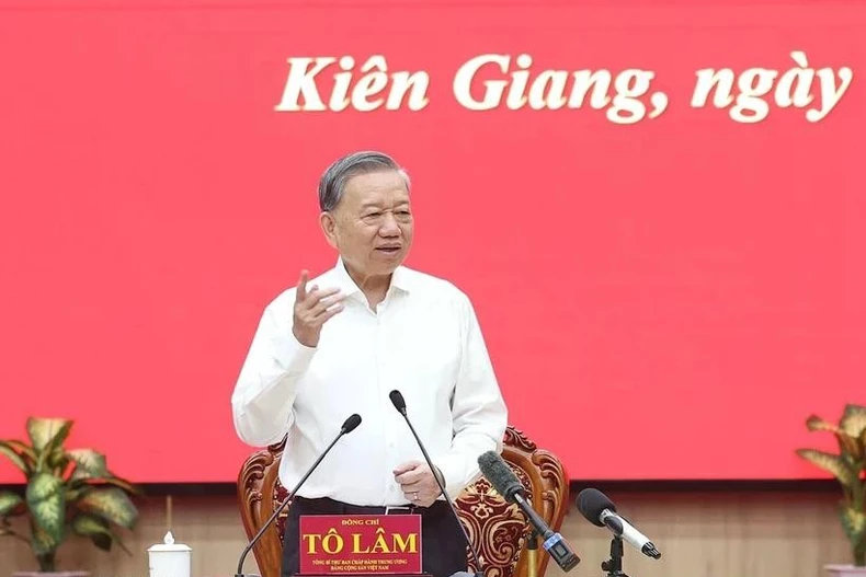 El secretario general del Partido Comunista de Vietnam, To Lam, habla en el evento. (Fuente: VNA)