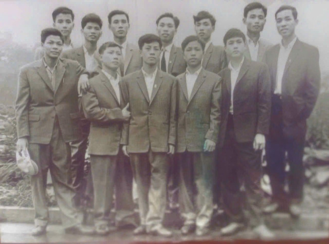 Un grupo de estudiantes de Hanoi en un grupo de 50 educandos que cursan estudios en Cuba en 1966 (Foto: Proporcionada por el personaje) tt-1280x950.jpg