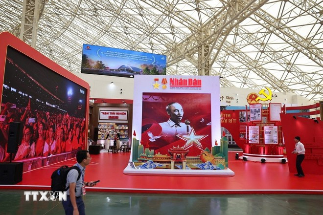 Stand del periódico Nhan Dan en la exposición. (Foto: VNA) bao-nhan-dan.jpg