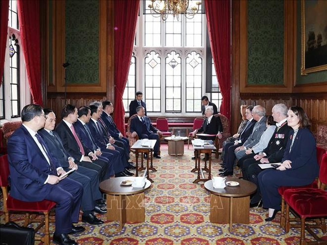 El secretario general del Partido Comunista de Vietnam, To Lam, sostuvo un encuentro en Londres con el presidente de la Cámara de los Lores, John McFall (Barón McFall de Alcluith). Foto: VNA ct-thuong-vien.jpg