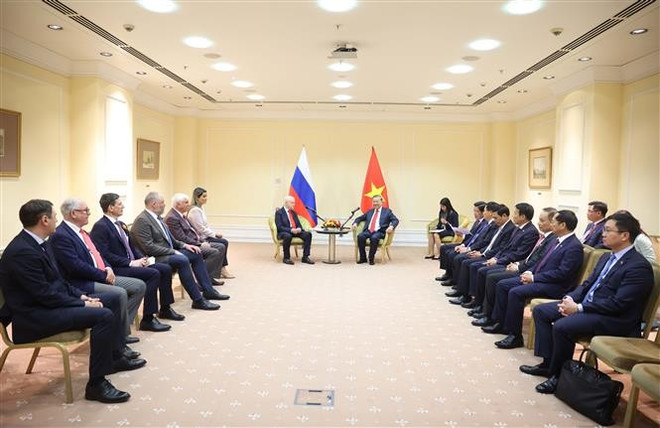 Panorama de la reunión (Foto: VNA) vna-potal-tong-bi-thu-tiep-chu-tich-dang-nuoc-nga-cong-bang-nhung-nguoi-yeu-nuoc-vi-su-that-8024730.jpg