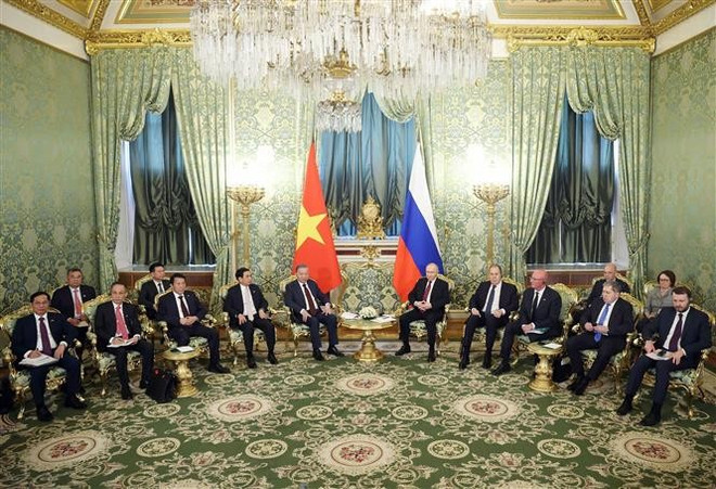 Panorama del evento (Foto: VNA) vna-potal-tong-bi-thu-to-lam-hoi-dam-hep-voi-tong-thong-nga-vladimir-putin-8024465.jpg