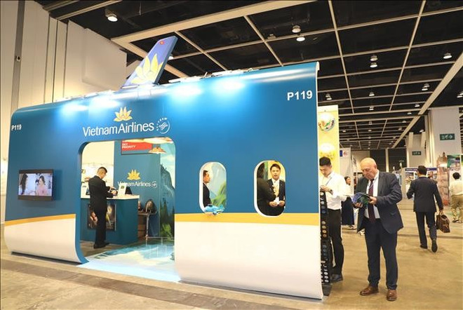 Área de exhibición de Vietnam Airlines en la exposición. (Foto: VNA). trien-lam-du-lich-quoc-te-tai-hong-kong-11.jpg