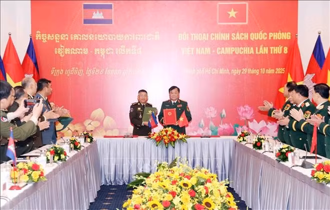 vna-potal-doi-thoai-chinh-sach-quoc-phong-viet-nam-campuchia-lan-thu-8-stand-1.jpg