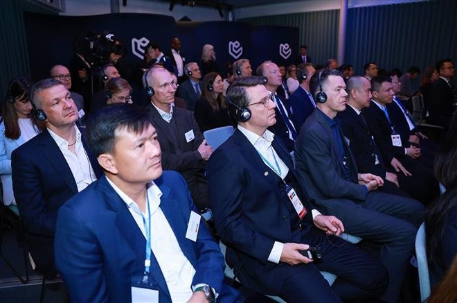 Delegados asistentes al Foro Empresarial Vietnam-Suecia. (Foto: VNA) vna-potal-thu-tuong-pham-minh-chinh-du-dien-dan-kinh-te-viet-nam-thuy-dien-8088774.jpg
