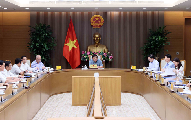 El viceprimer ministro Nguyen Chi Dung preside la reunión (Foto: VNA) vna-potal-pho-thu-tuong-nguyen-chi-dung-hop-ve-cac-du-an-phuc-vu-to-chuc-apec-2027-8011605.jpg