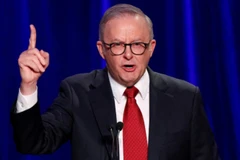 El primer ministro de Australia, Anthony Albanese, pronuncia un discurso en Sídney el 3 de mayo de 2025. (Fuente: Reuters/VNA)