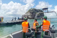 La guardia fronteriza de Quang Ninh durante un rescate. (Fuente: VNA)