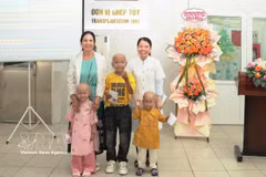 Niños en el día de su alta hospitalaria. Foto: VNA