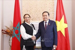 El presidente de la Asamblea Nacional de Vietnam, Tran Thanh Man y Lubna Srhiri, presidenta del Grupo Parlamentario de Amistad Marruecos-Vietnam. (Fuente: VNA)