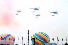 Un espectáculo de aviones en el ensayo para la inauguración de la Exposición Internacional de Defensa de Vietnam 2024. (Foto: Ministerio de Defensa)