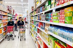 Los compradores en el Centro Comercial Tasco Mall en el distrito de Long Bien, Hanoi. (Fuente: hanoimoi.vn)