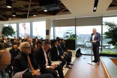 El foro reúne a muchos delegados, incluyendo profesores, investigadores, gerentes en varias universidades del Reino Unido y Vietnam. (Fuente: VNA)