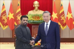 El secretario general del Partido Comunista de Vietnam, To Lam, recibe al presidente de Sri Lanka, Anura Kumara Dissanayaka. (Fuente: VNA)