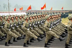 Ejército Popular de Vietnam inspecciona ensayos para desfile por 80.º aniversario del Día Nacional