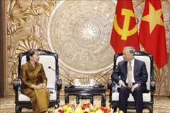 El secretario general del Partido Comunista de Vietnam (PCV), To Lam, y la vicepresidenta del Partido Popular de Camboya (CPP), Men Sam An. (Fuente: VNA)